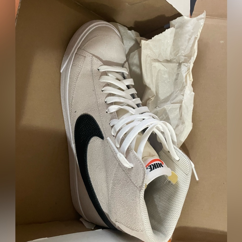 Nike Blazer Mid PRM . 10.5